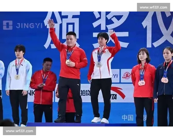 巅峰力量之路:举重冠军的奋斗与荣耀全景揭秘